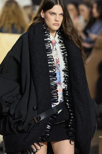 Look 12